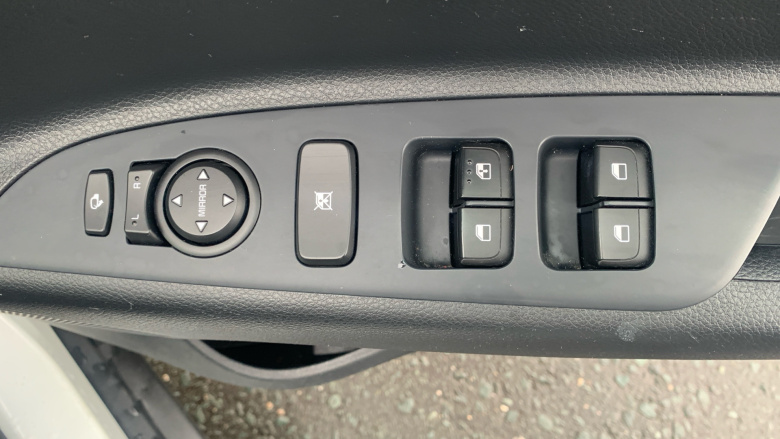 Kia Stonic 1.0T GDi 98 2 5dr Petrol Estate